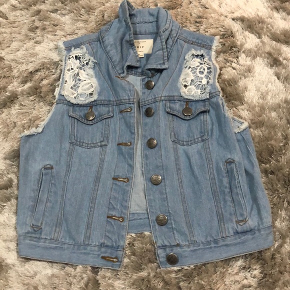 Jean jacket - Picture 1 of 2